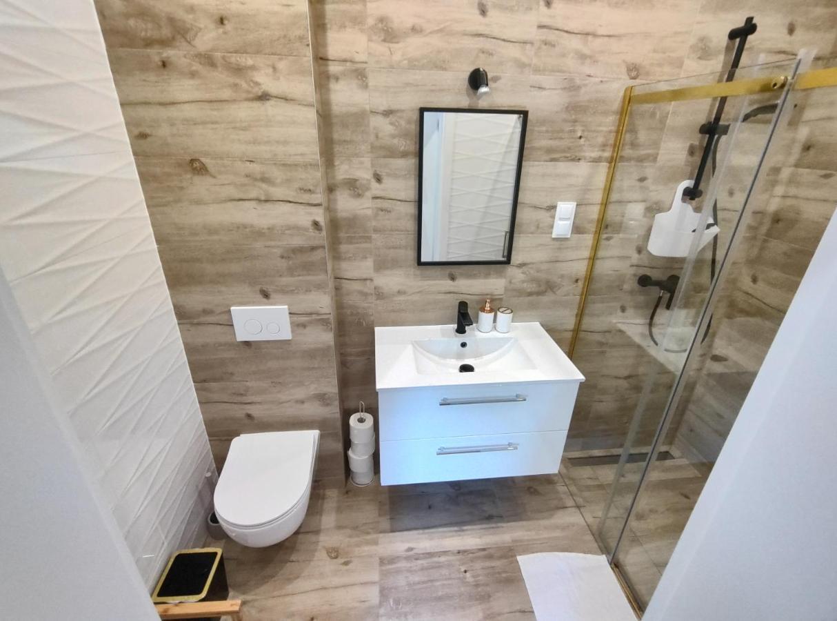 Fiona4 Centrum700m Parking Bezplatny Monitorowany Salon Z Sypialnia Tv Lazienka Kuchnia Rekuperacja Apartament *